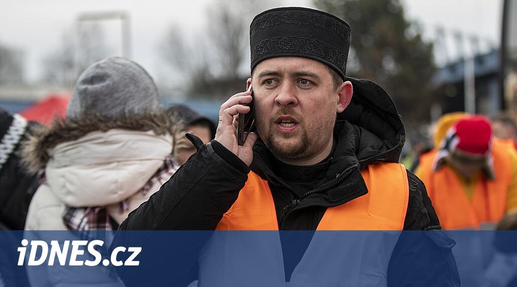 Jídlo, oblečení i čaj. Farář organizuje pomoc u slovensko-ukrajinských hranic