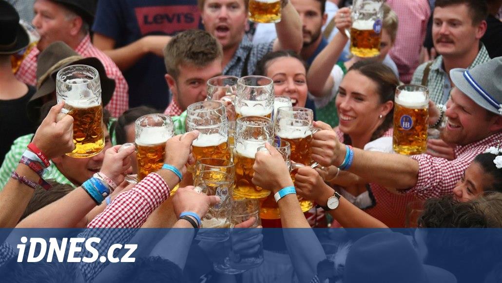Účet za letošní Oktoberfest: přišlo 6,3 milionu lidí, vypili 7,5 milionu piv