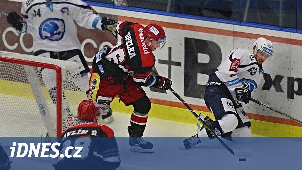 Místo domů na Slovensko, Vopelka zkusí hokejové štěstí v Košicích