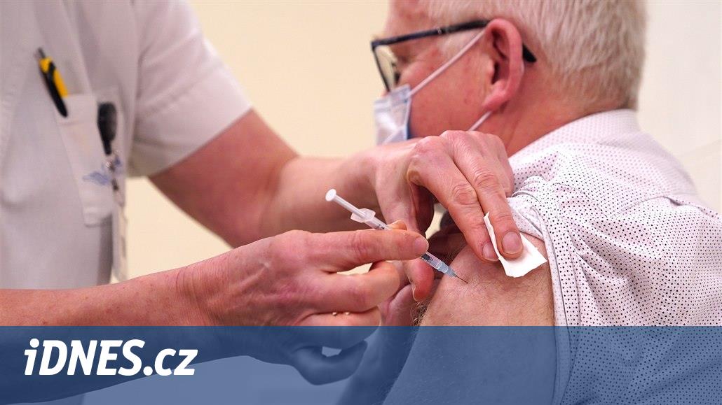 Česko spouští rezervační očkovací systém, hlásit se můžou senioři nad 80 let
