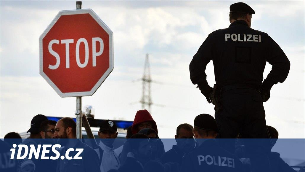 Zakažme migrantům noční vycházení, navrhují v Rakousku po vraždě dívky